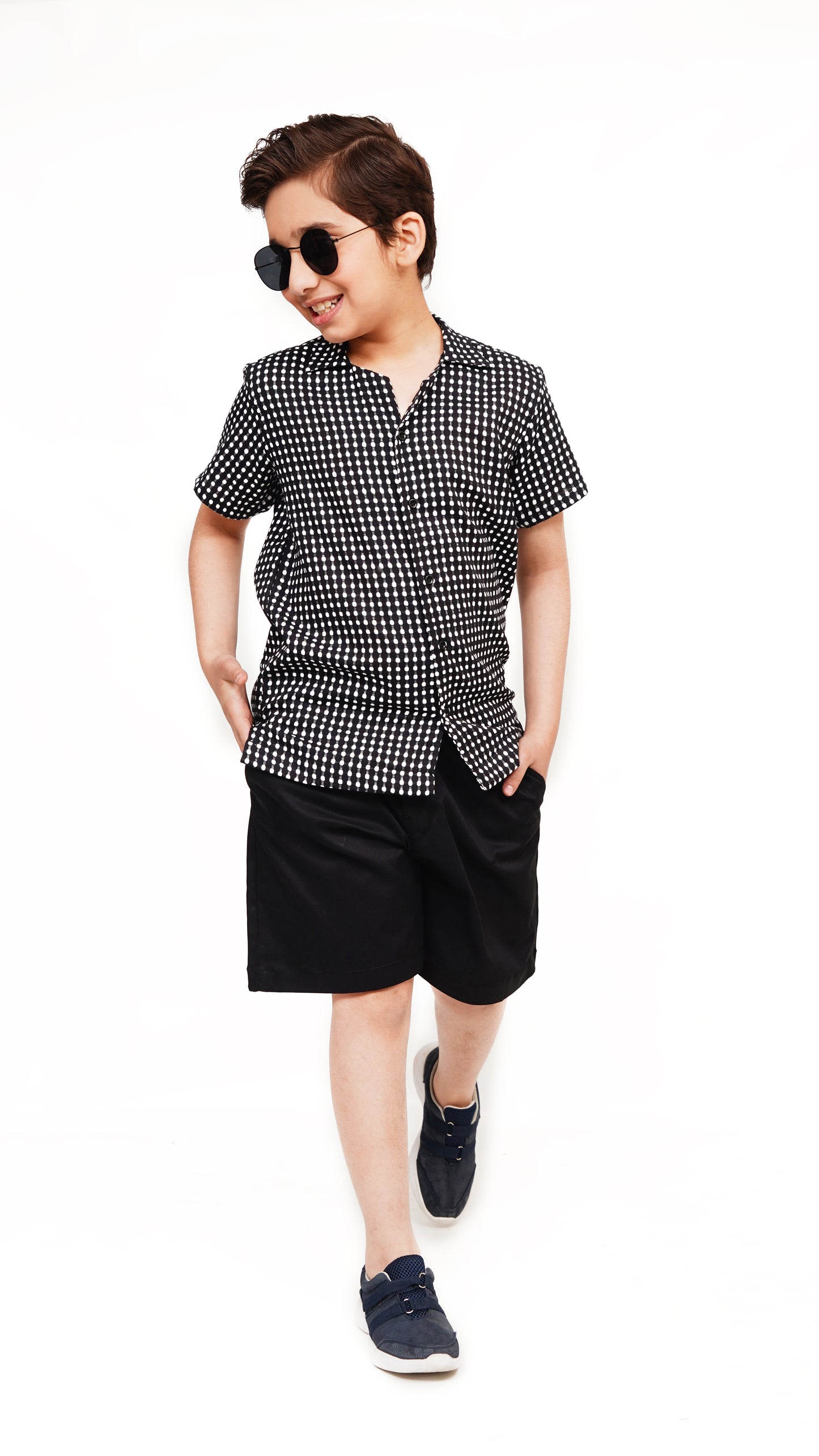 BLACK PRINT SHIRT AND BLACK TWIL NEEKER KID'S PAIR