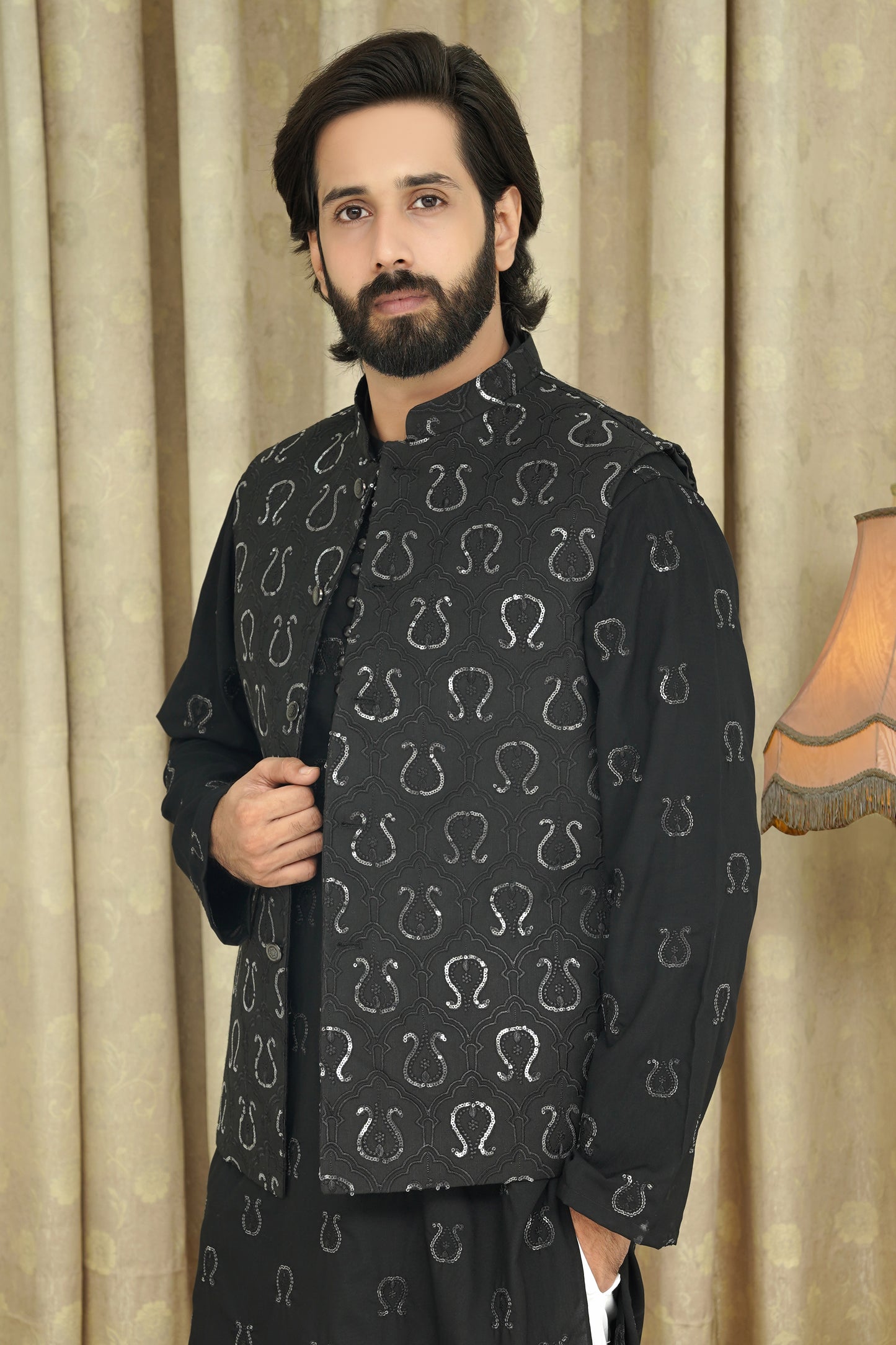 BLACK SEQUENCE EMBROIDERY MEN'S WAIST COAT