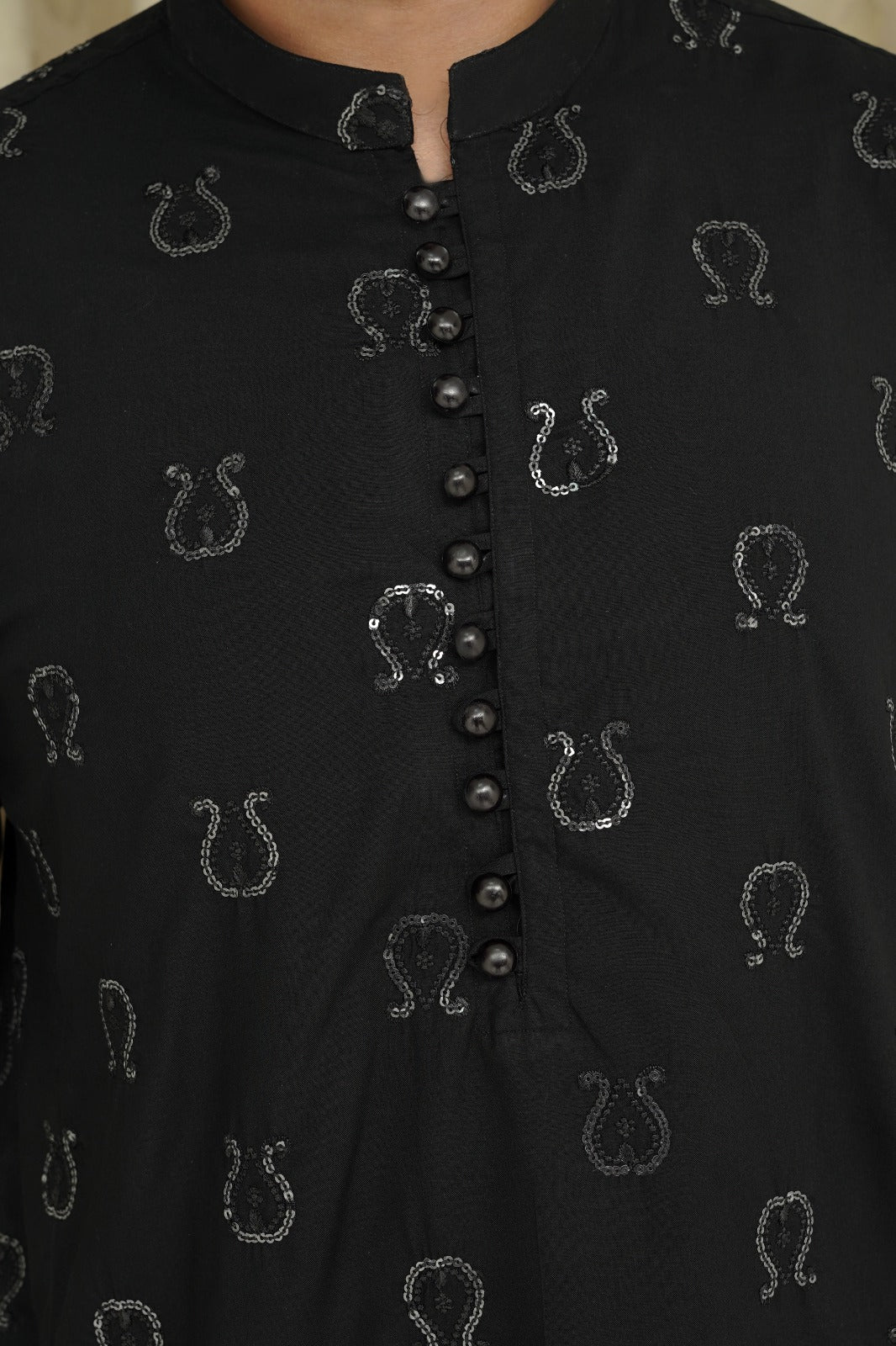 BLACK EMBROIDED CHICKEN MEN'S KURTA