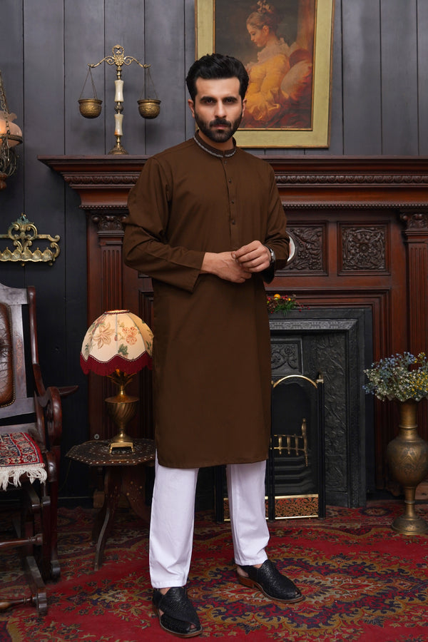BRAUNES WASCH- UND TRAGE-KURTA FÜR HERREN