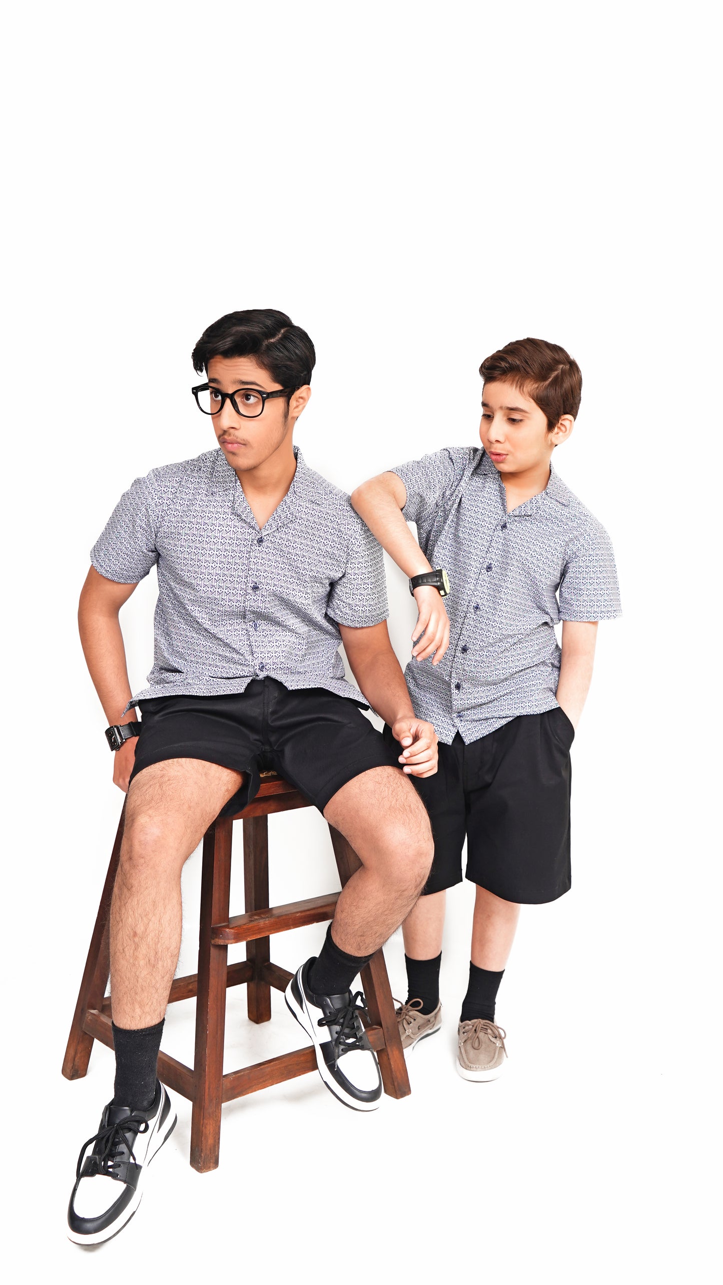 GRAY LINNING SHIRT AND BLACK TWIL NEEKER KID'S PAIR