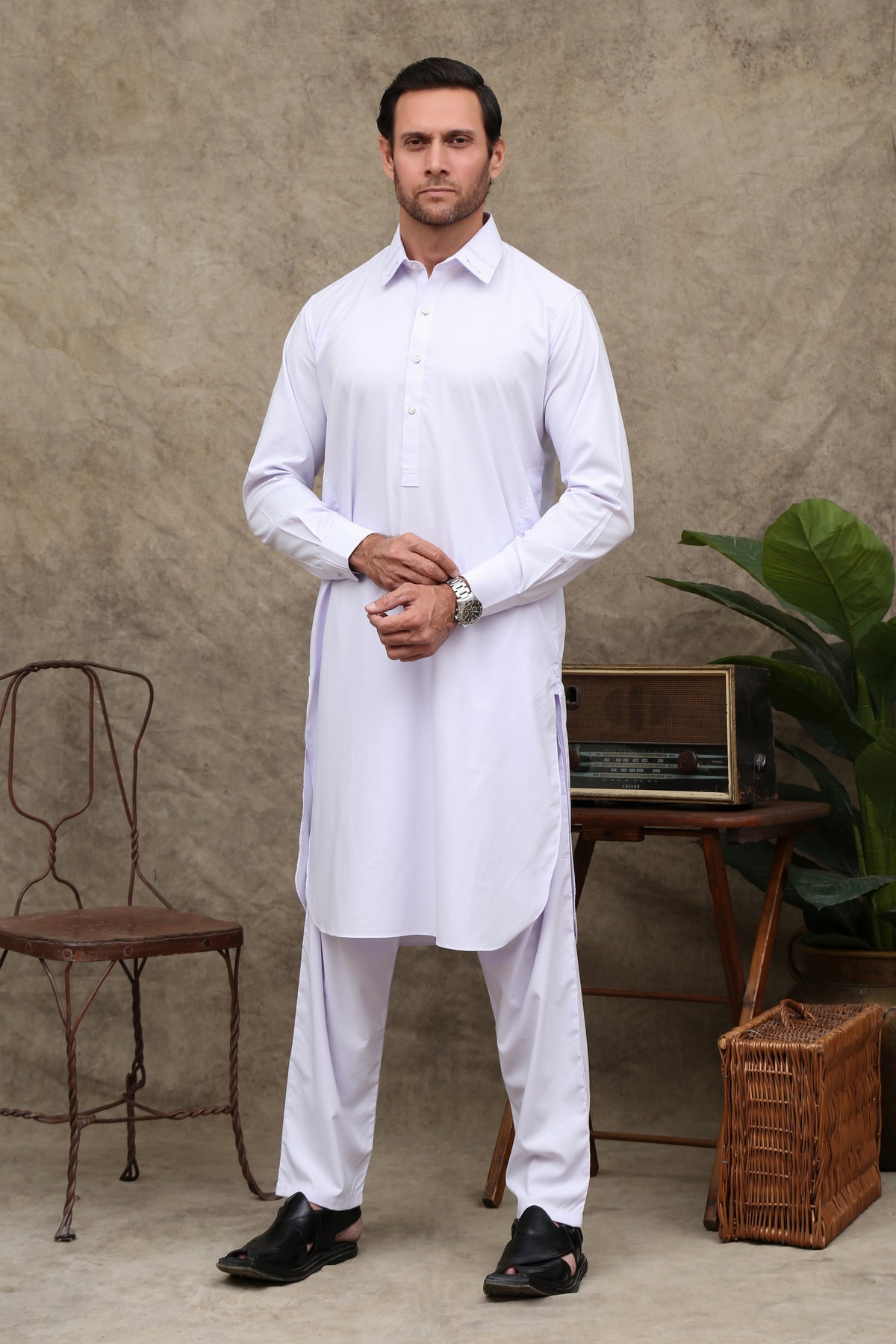 WEISSES WASCH- UND TRAGEFÄHIGES SHALWAR KAMEEZ FÜR HERREN MIT KRAGEN