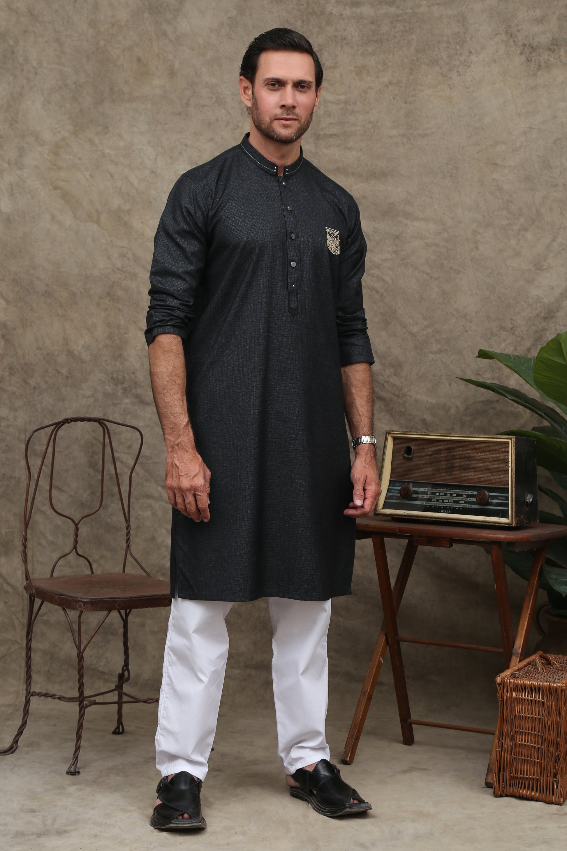 plain mens kurta, long mens kurta, men kurta in Pakistan, men kurta sale, new kurta men, men formal kurta, mens fashionable kurta, man ka kurta, mens kurta shalwar kameez designs, gents kurta kameez, kurta men, ebroided kurta, green kurta