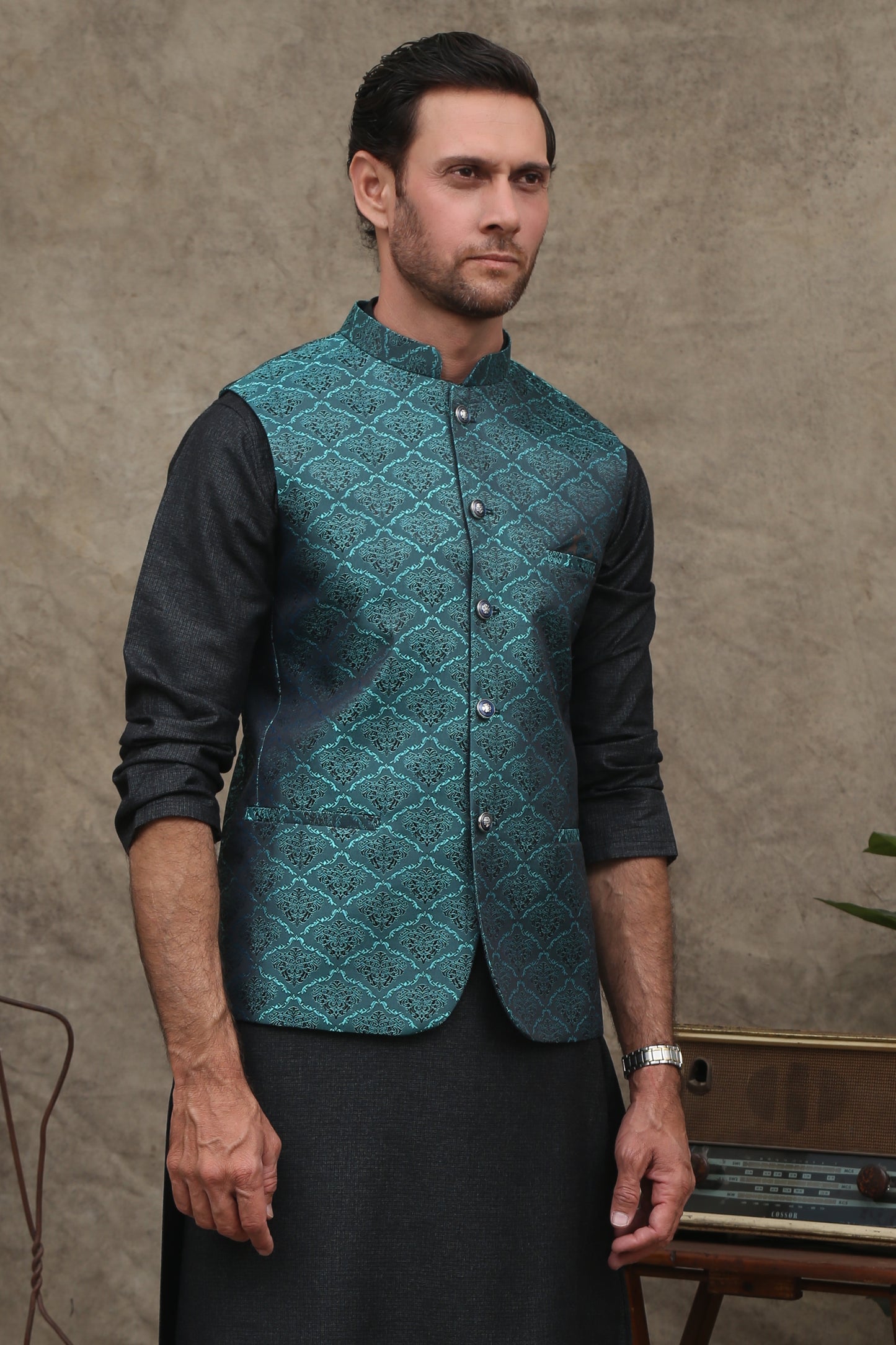 ZINK JAMAWAR WAIST COAT MEN WEAR - maqsood.pk